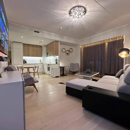 Cozy App - 400m From Historic Old Town Centre شقة