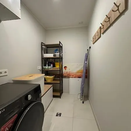 شقة Cozy App - 400m From Historic Old Town Centre