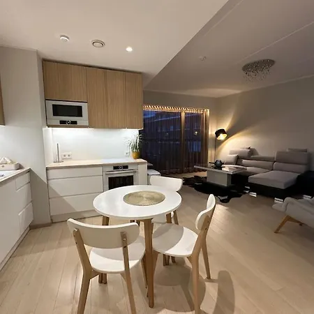 Cozy App - 400m From Historic Old Town Centre 아파트 탈린